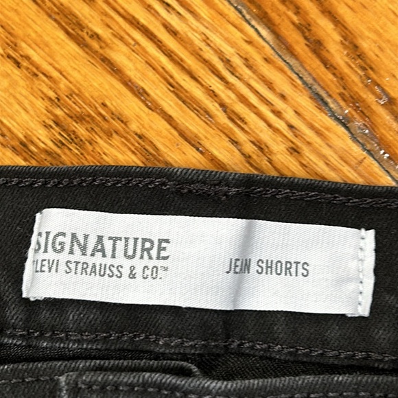 Levi’s black denim shorts. Waist 30. Great condition. - Picture 2 of 11